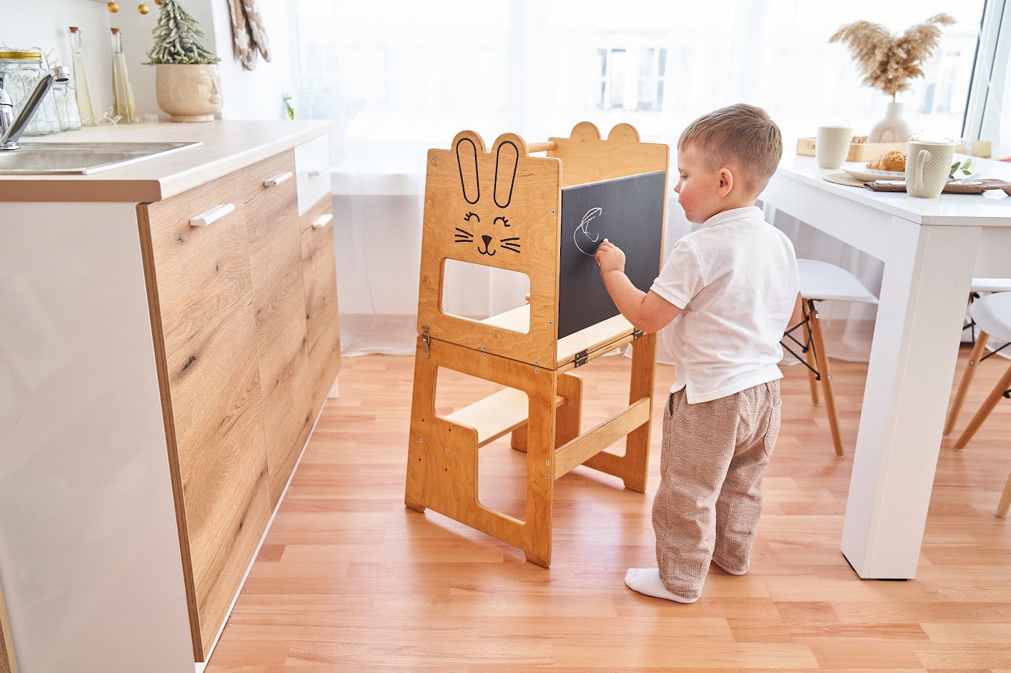 Der 3 in 1: Küchenturm, Tisch & Stuhl All-in-One (Bunny)
